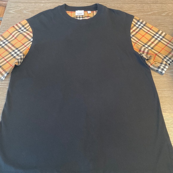 Burberry Oversized check sleeve cotton T-shirt, black, size large - Picture 1 of 4